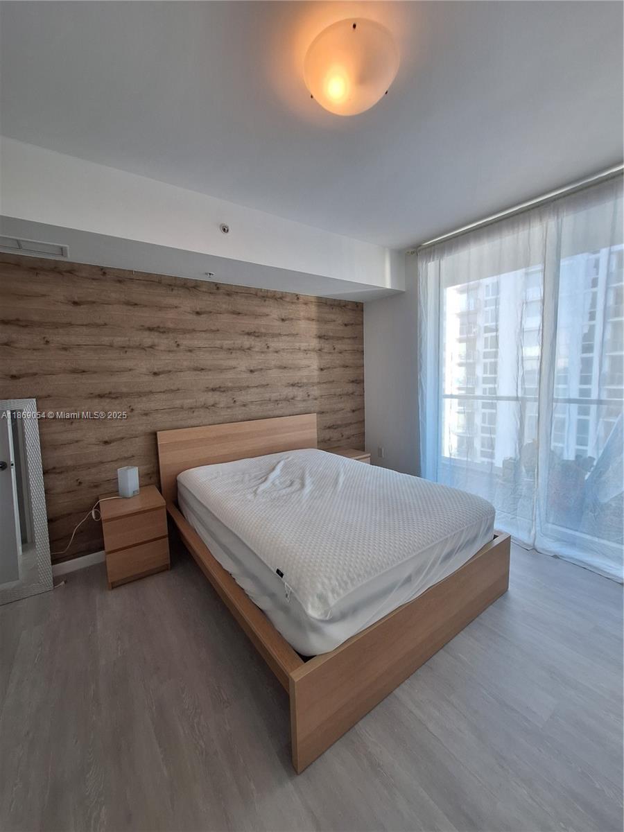 253 NE 2nd St 2606