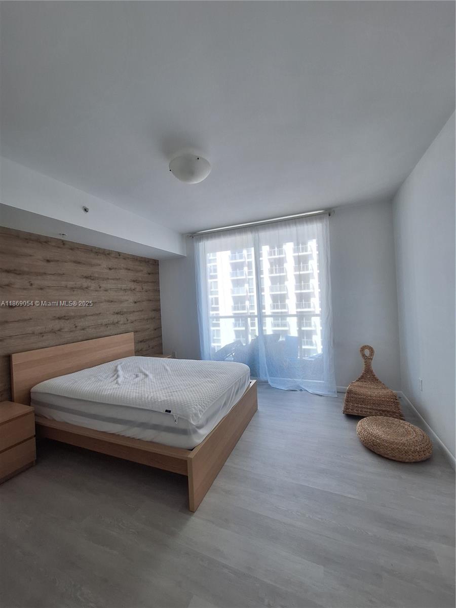 VIZCAYNE SOUTH CONDO - Residential