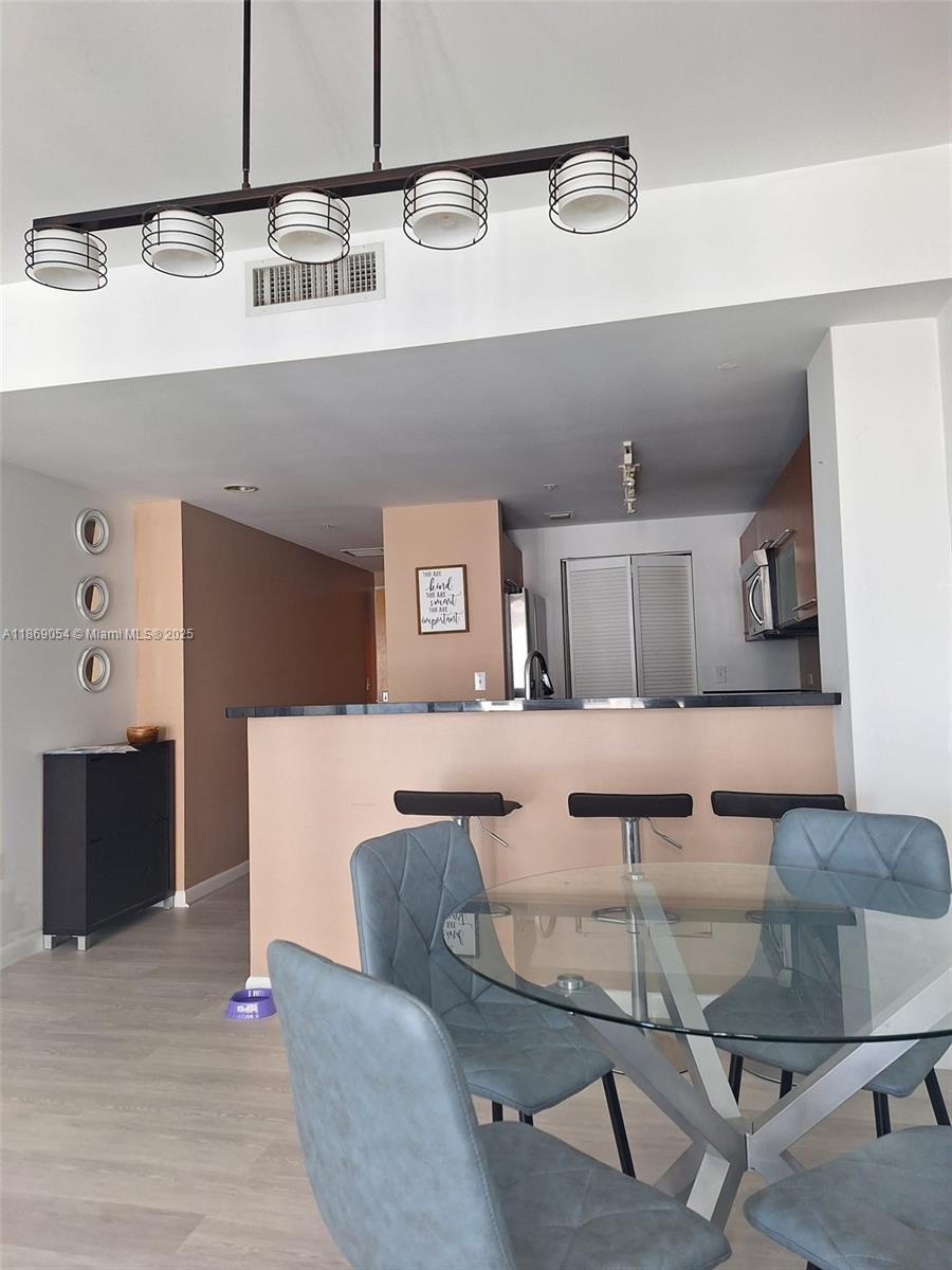 VIZCAYNE SOUTH CONDO - Residential