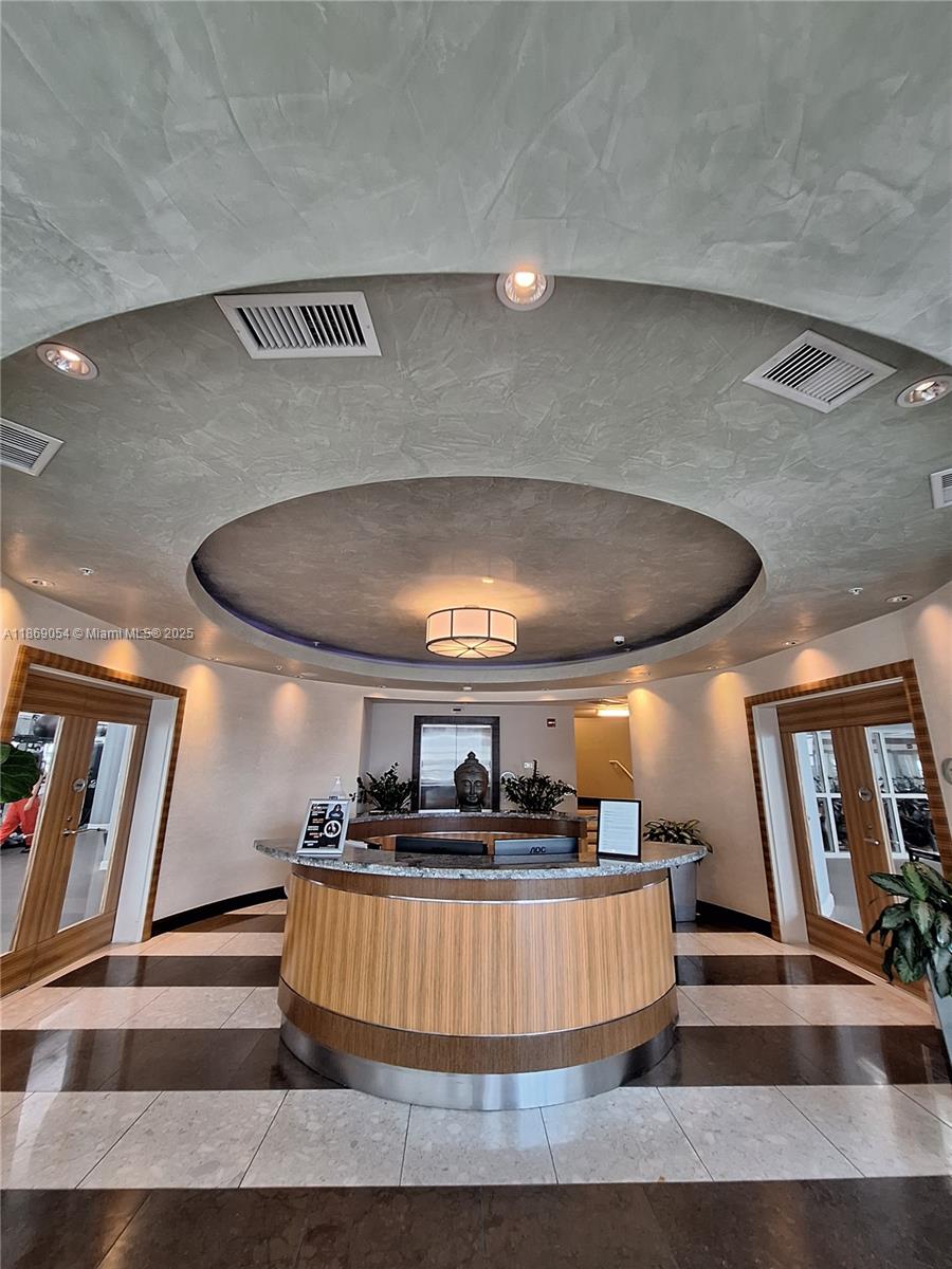 VIZCAYNE SOUTH CONDO - Residential