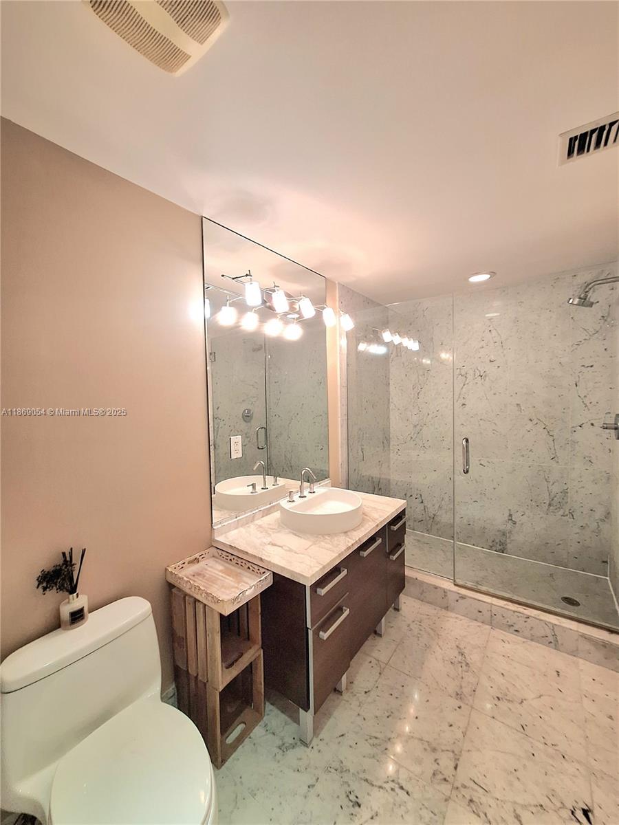 253 NE 2nd St 2606
