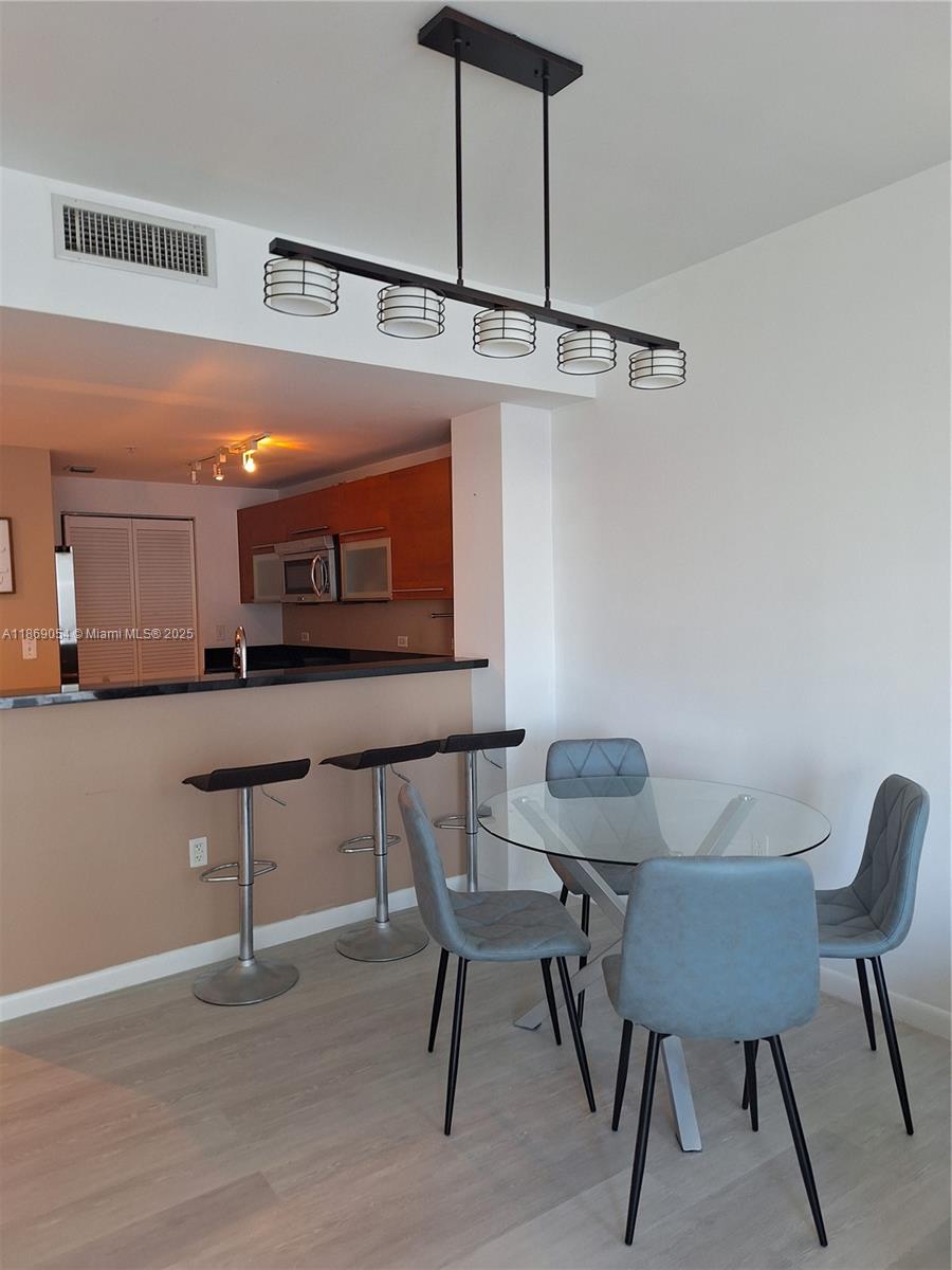 VIZCAYNE SOUTH CONDO - Residential