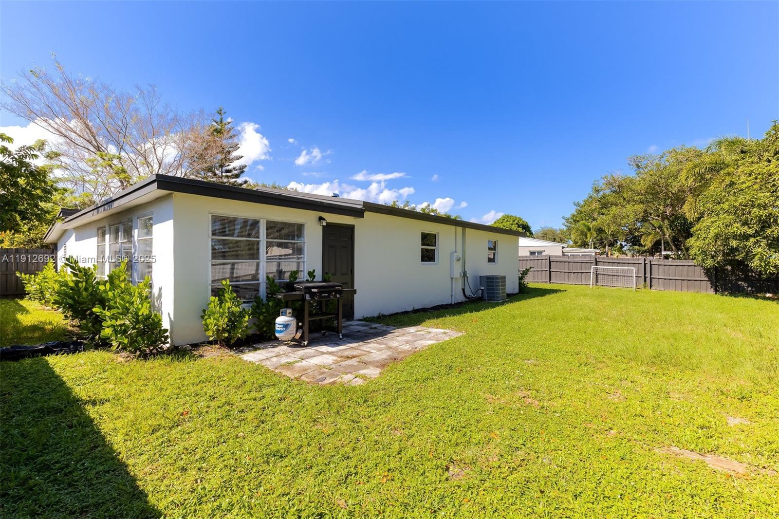 PALM BEACH SQUARE UNIT 4 - Residential