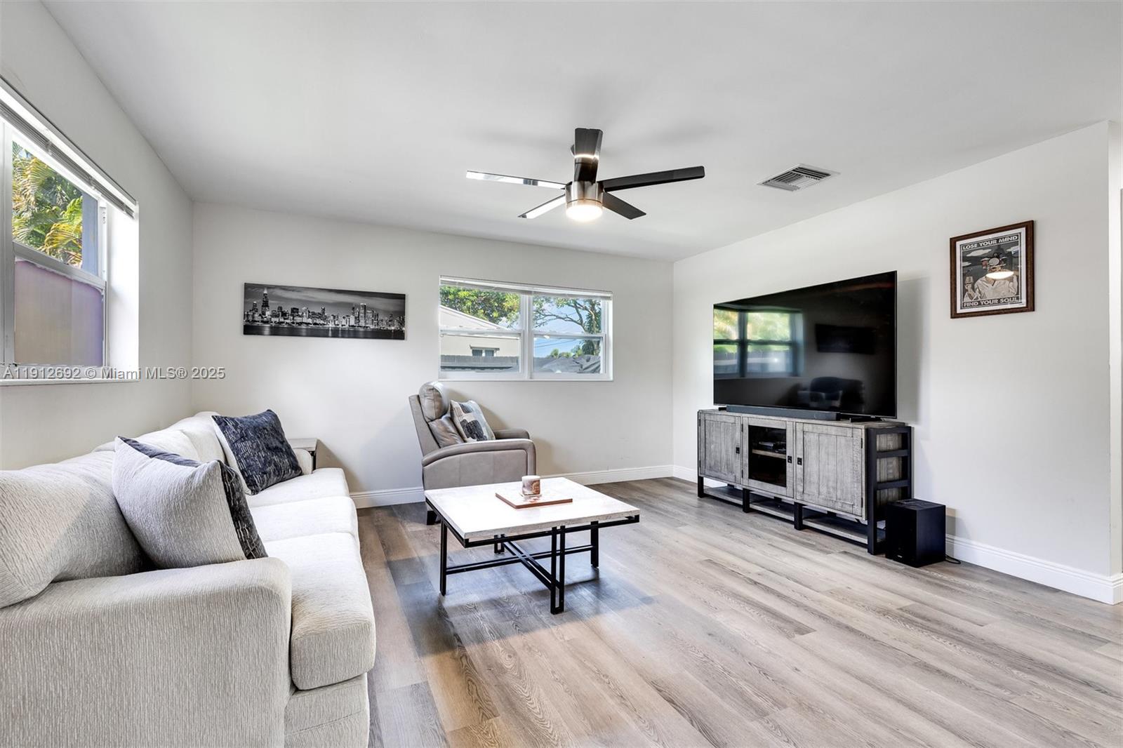 PALM BEACH SQUARE UNIT 4 - Residential