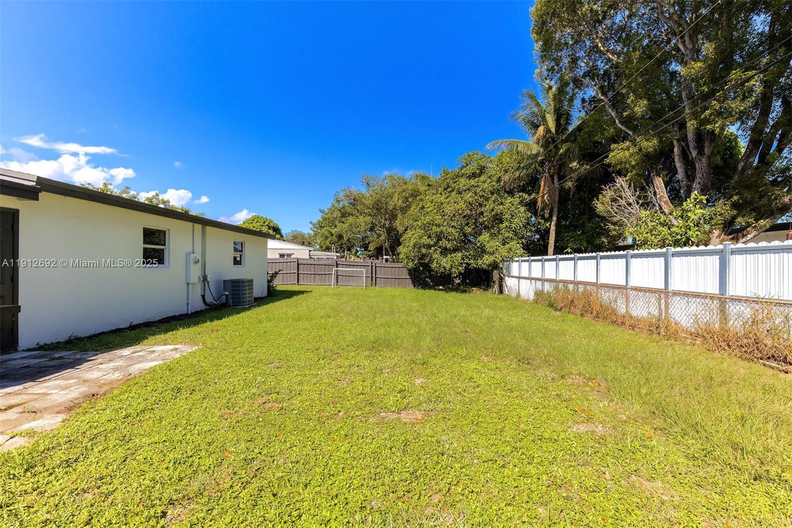 PALM BEACH SQUARE UNIT 4 - Residential