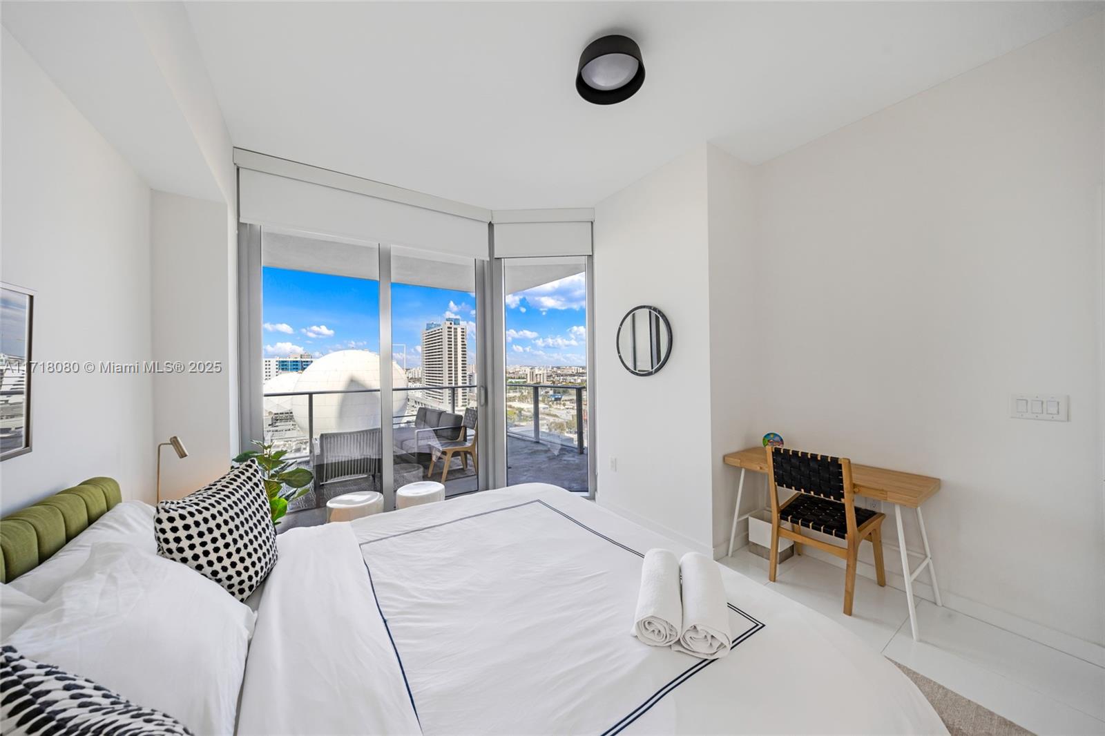 PARAMOUNT MIAMI WORLDCENT - Residential