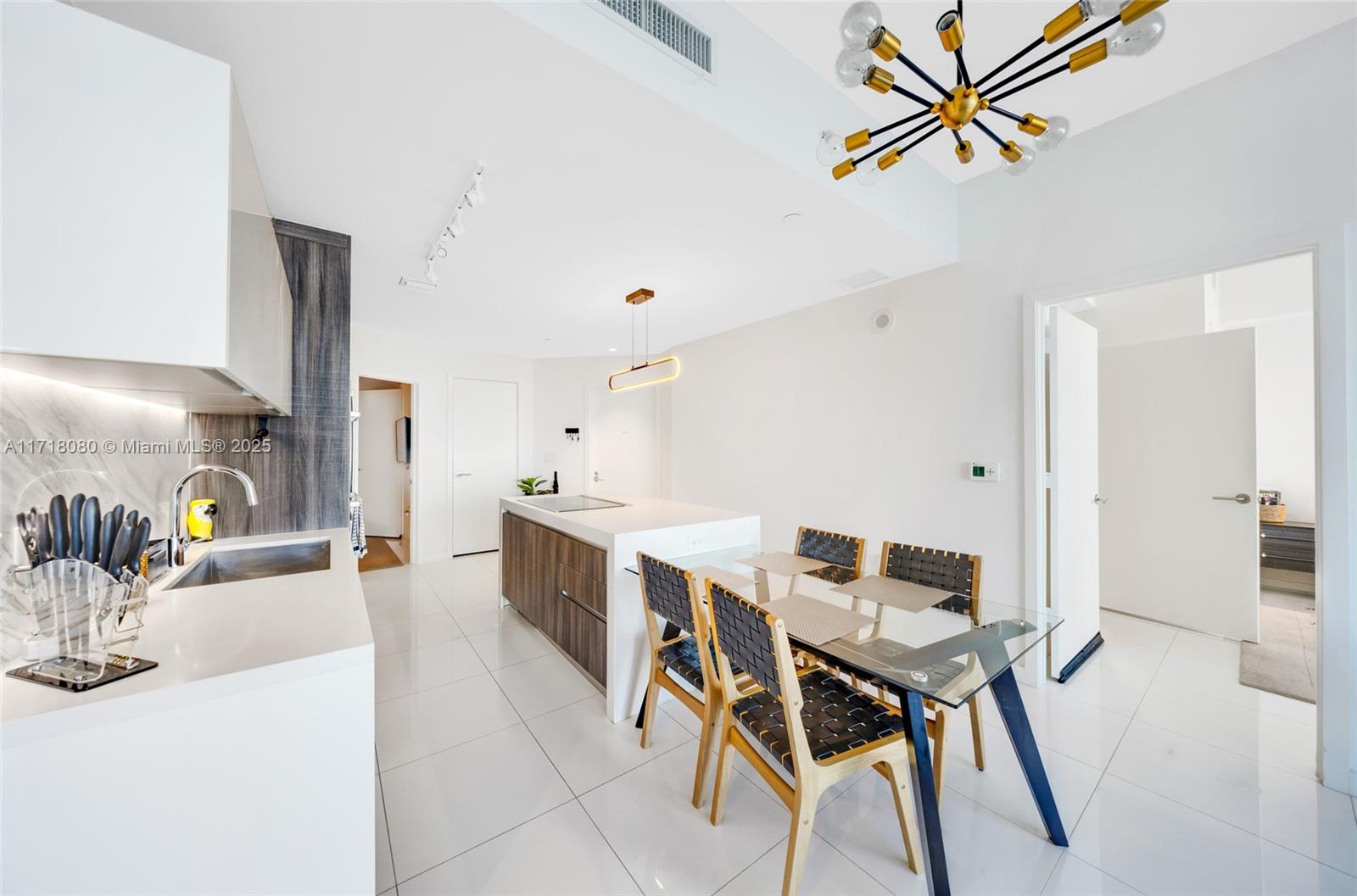 PARAMOUNT MIAMI WORLDCENT - Residential