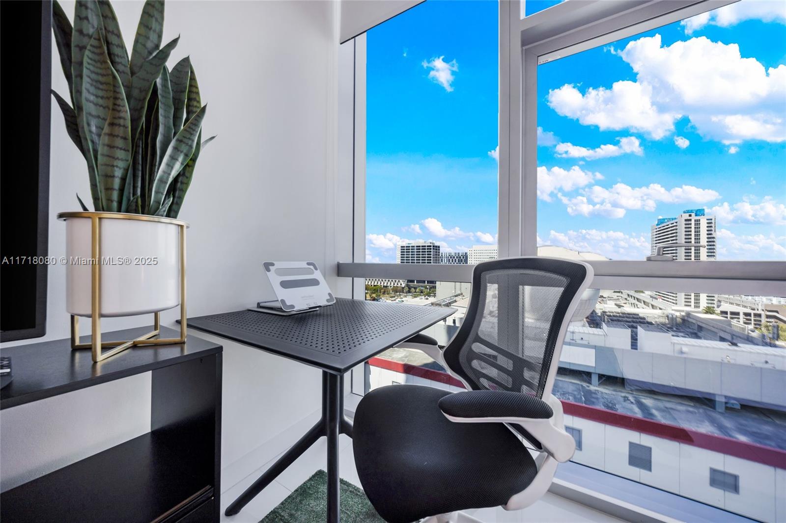PARAMOUNT MIAMI WORLDCENT - Residential