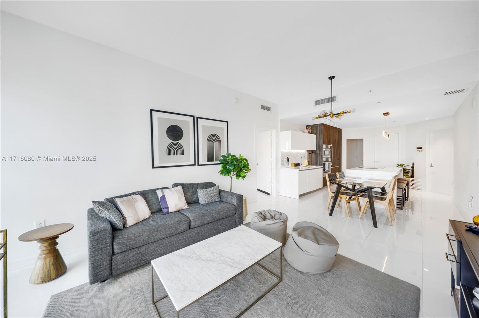 PARAMOUNT MIAMI WORLDCENT - Residential