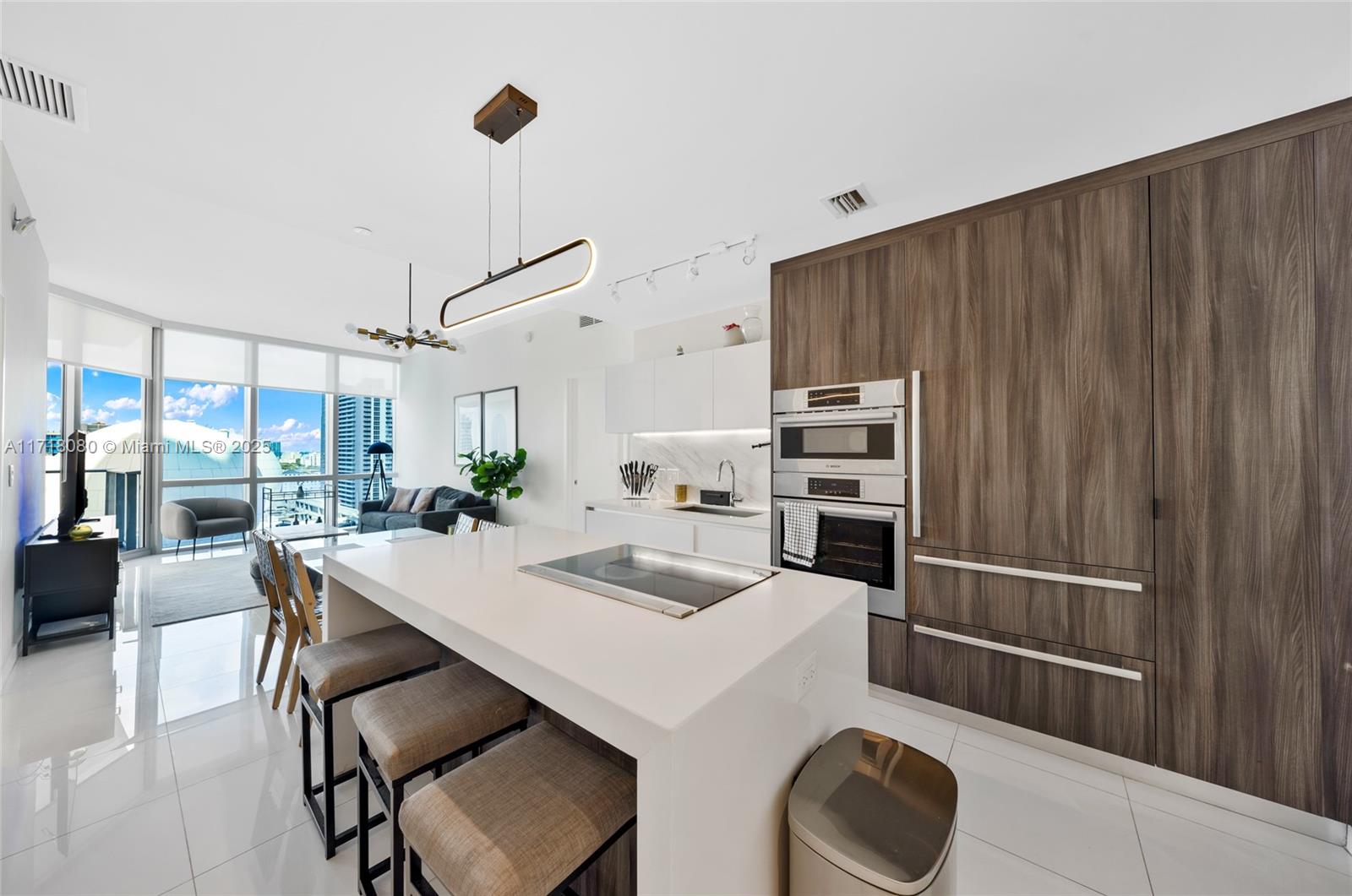 PARAMOUNT MIAMI WORLDCENT - Residential