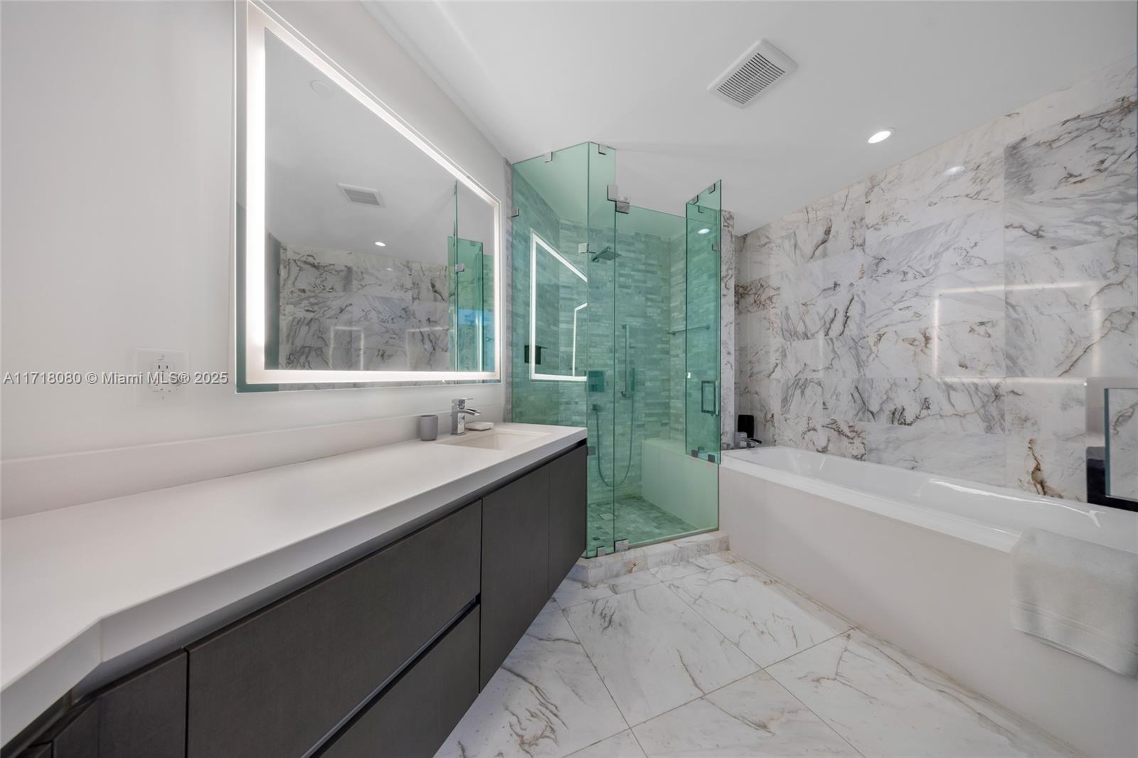 PARAMOUNT MIAMI WORLDCENT - Residential