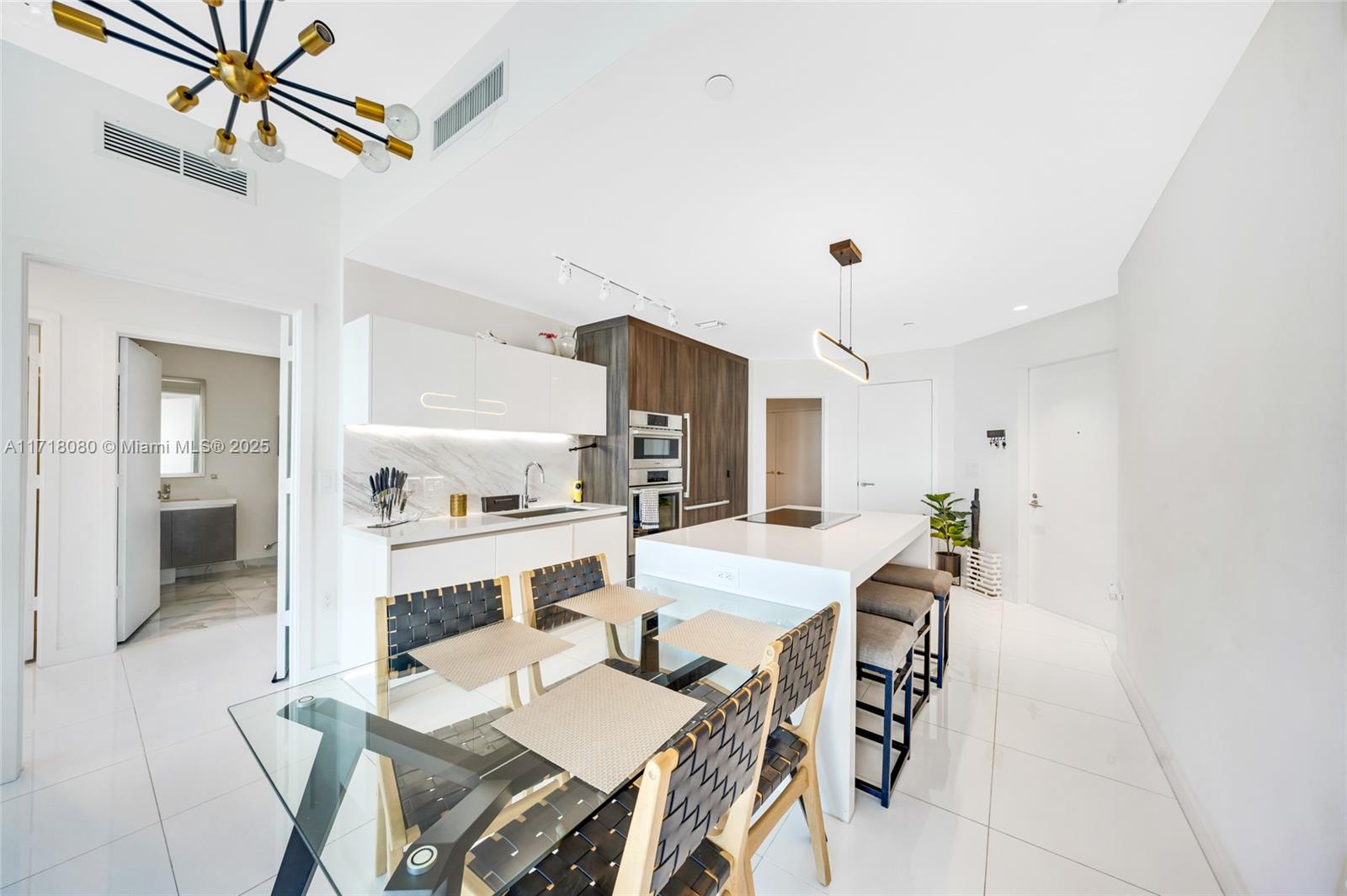 PARAMOUNT MIAMI WORLDCENT - Residential