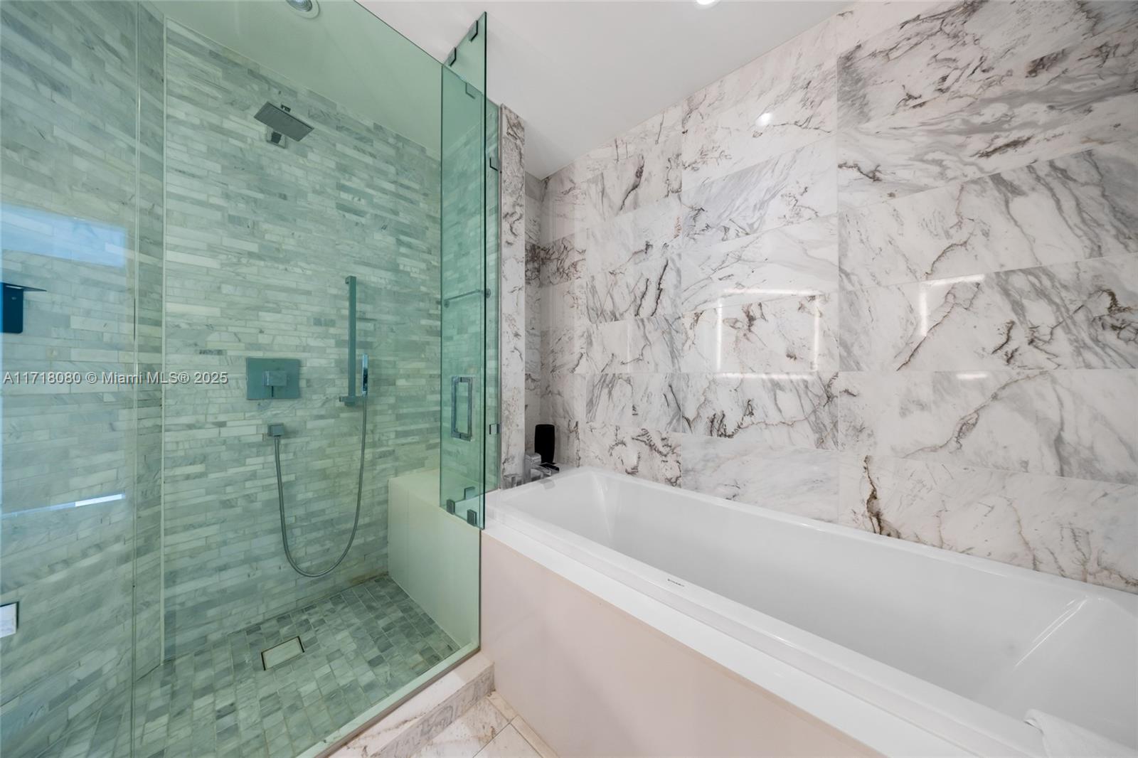 PARAMOUNT MIAMI WORLDCENT - Residential