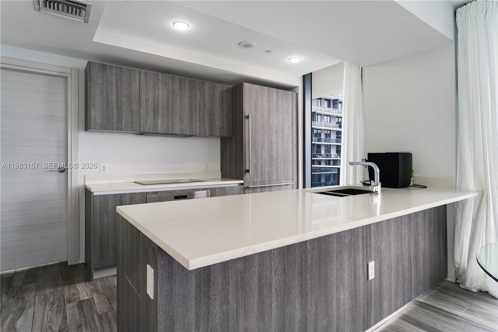 801 SMA RESIDENCES CONDO - Residential