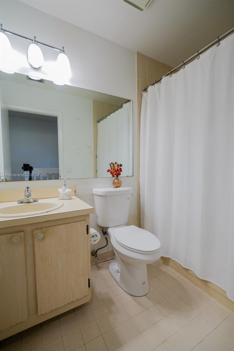 ARBOURS OF THE PALM BEACH - Residential