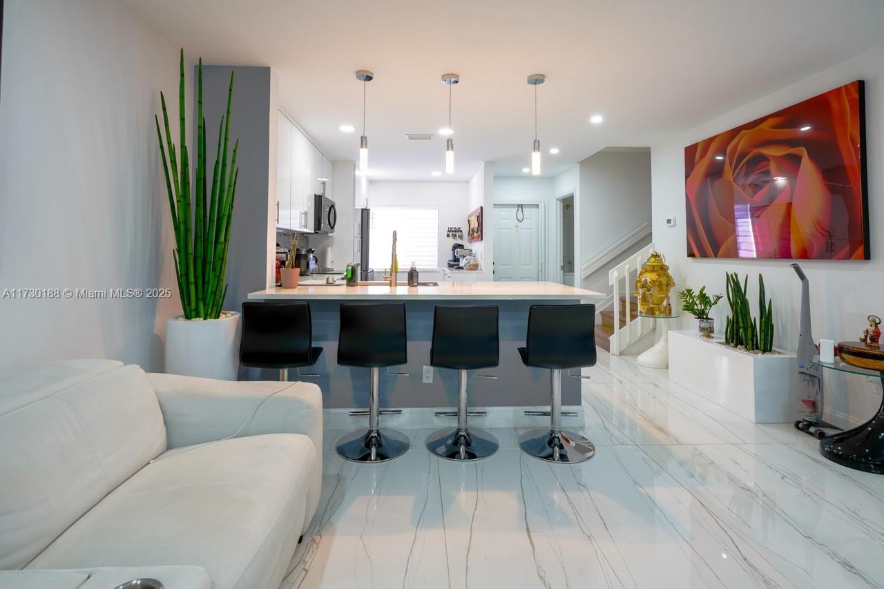ARBOURS OF THE PALM BEACH - Residential