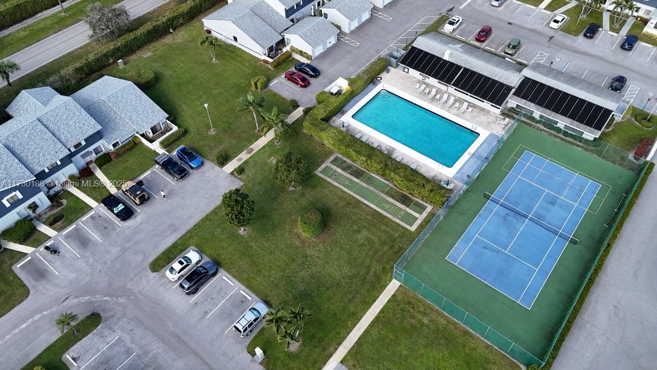 ARBOURS OF THE PALM BEACH - Residential