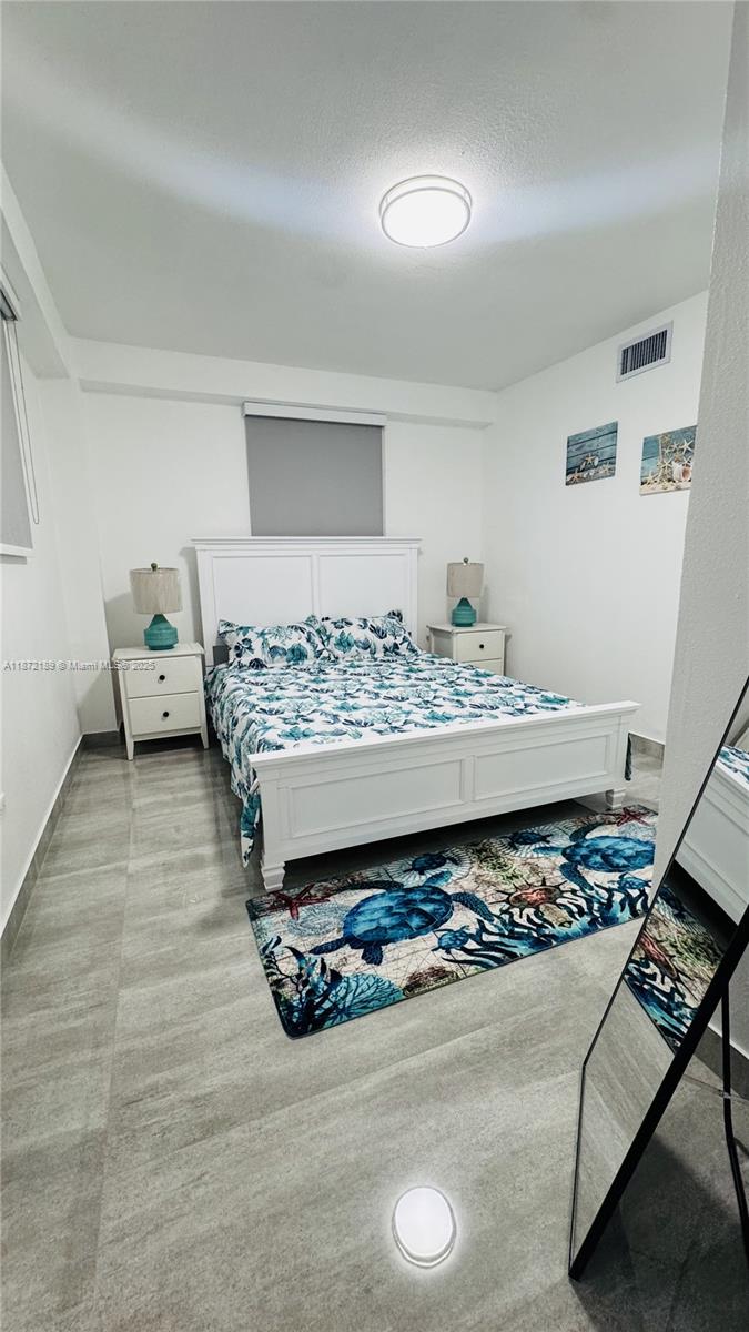 LARGO SOUND PARK - Residential Lease