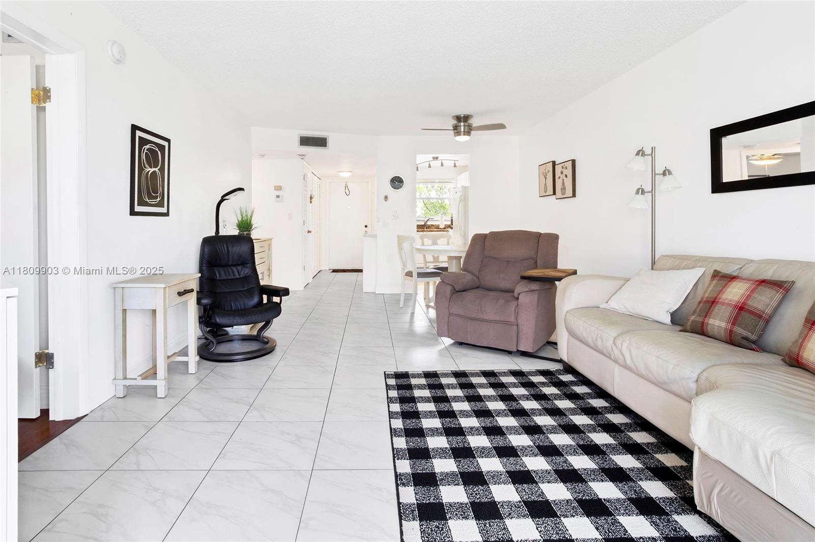 2801 N Pine Island Rd 204