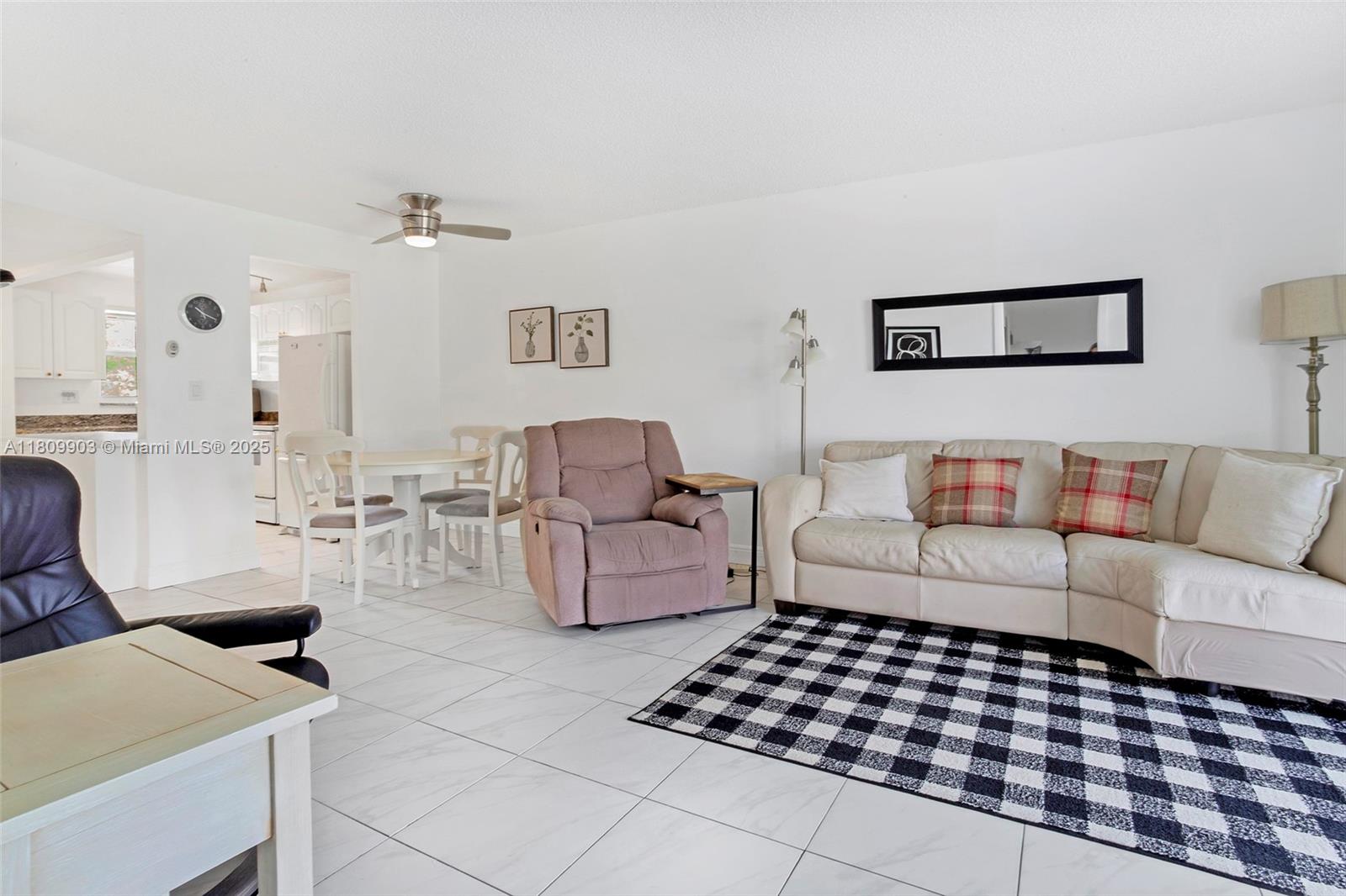 2801 N Pine Island Rd 204