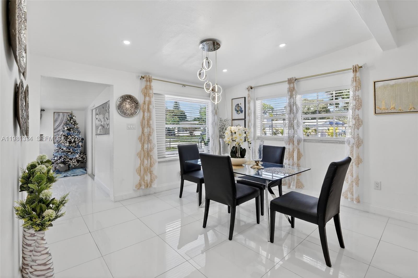 BROWARD MANOR - Residential