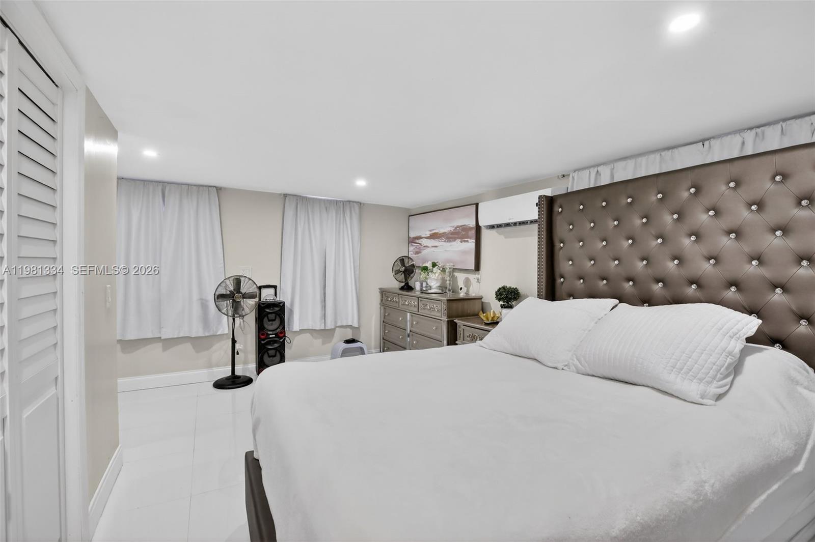 BROWARD MANOR - Residential