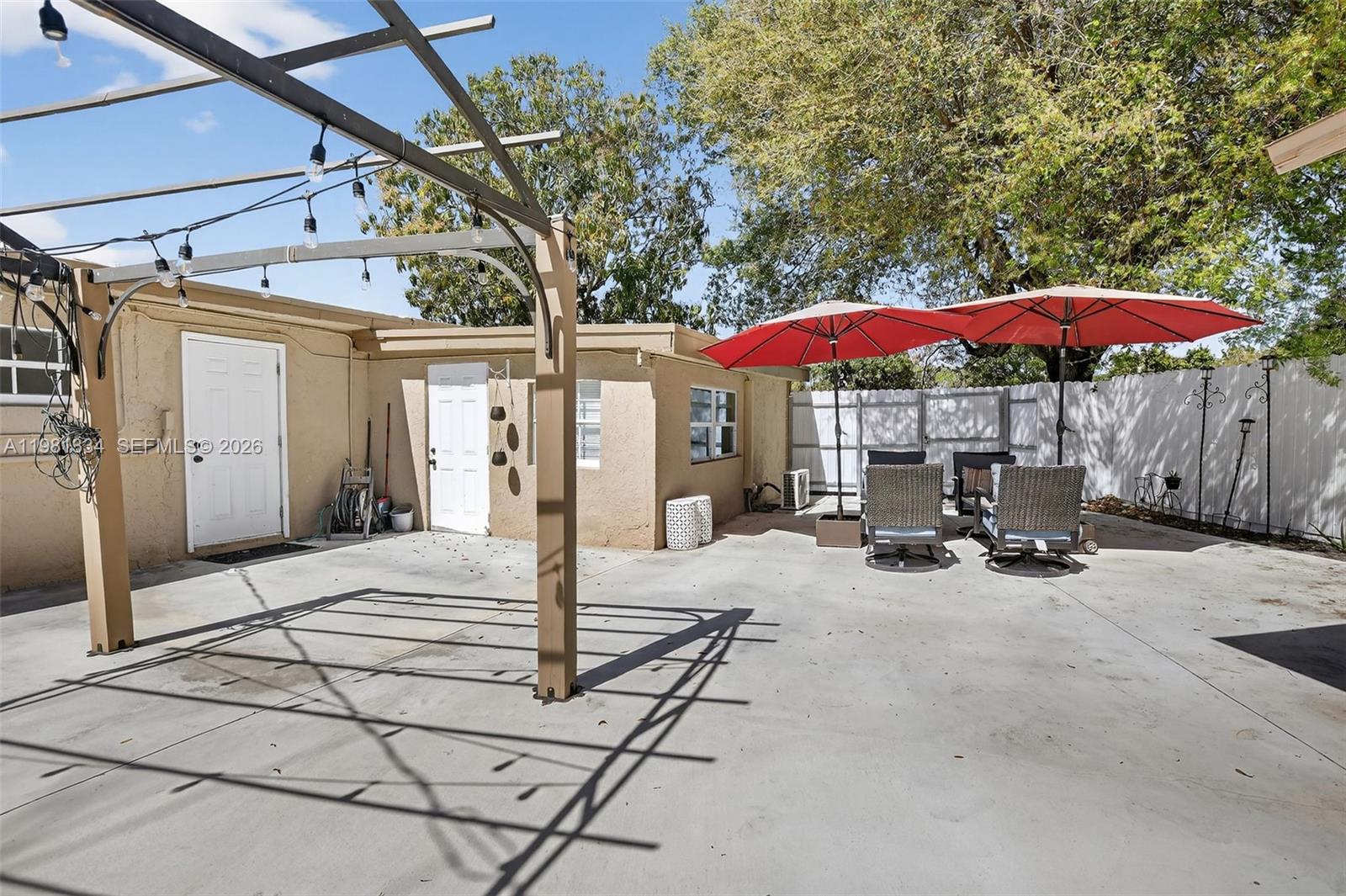 BROWARD MANOR - Residential