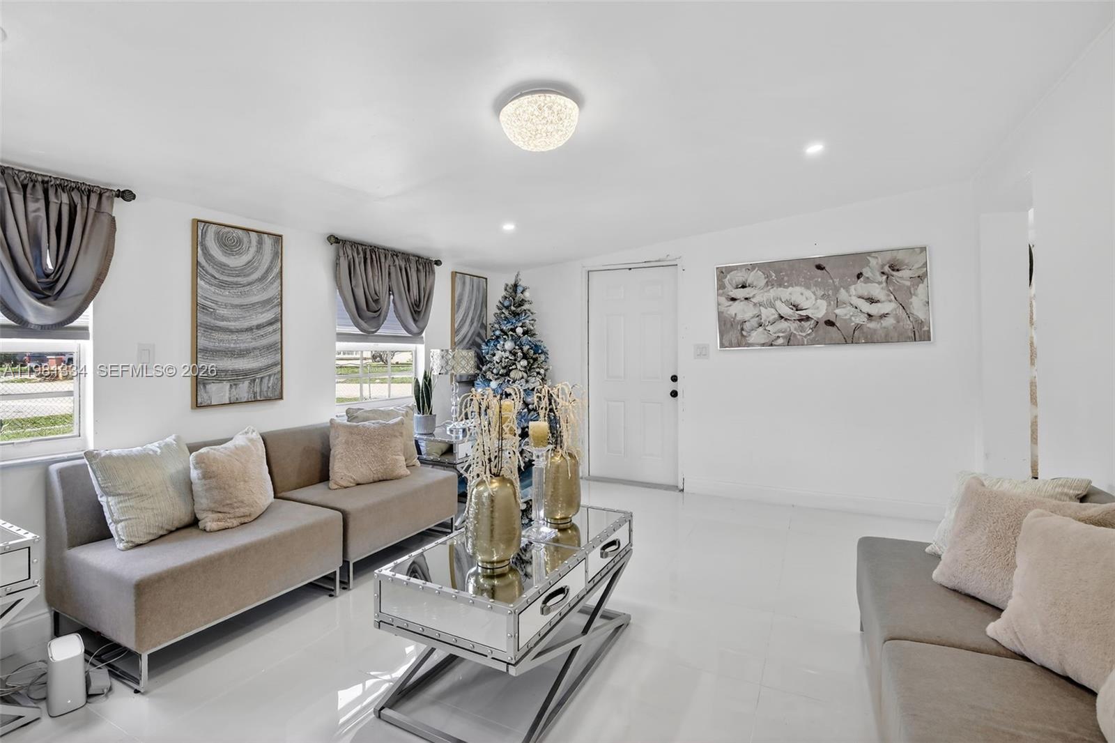 BROWARD MANOR - Residential