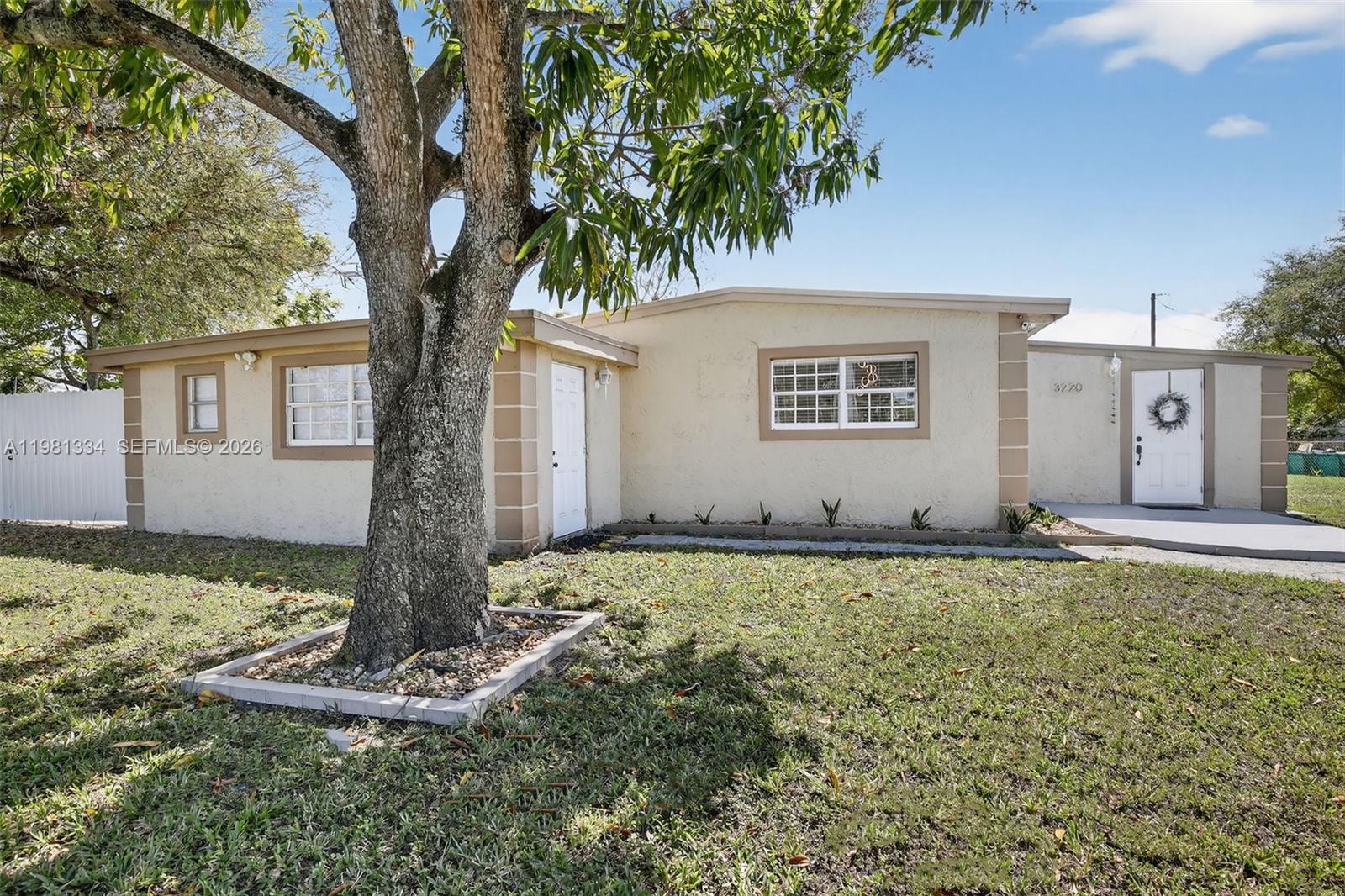 BROWARD MANOR - Residential