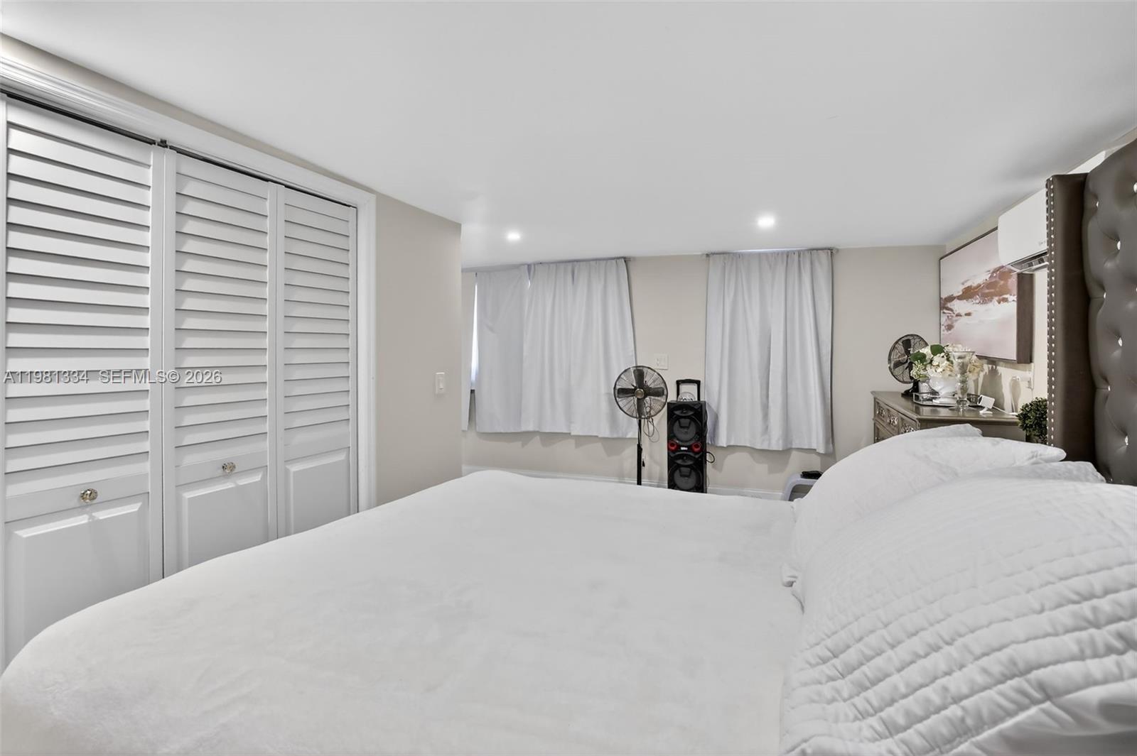 BROWARD MANOR - Residential