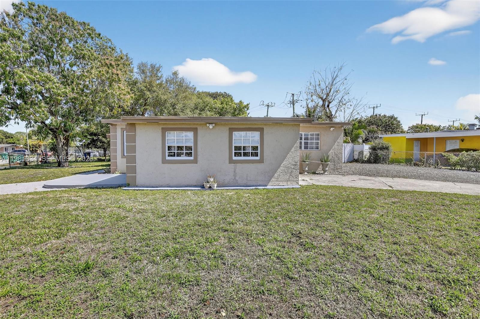 BROWARD MANOR - Residential