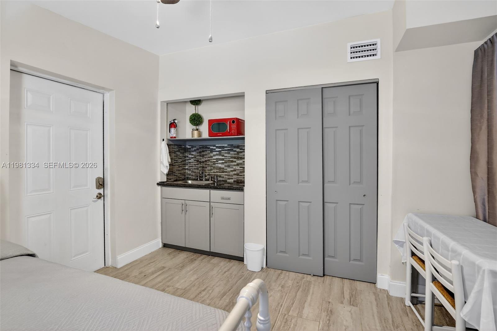 BROWARD MANOR - Residential