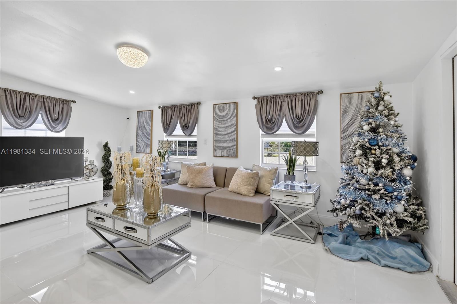 BROWARD MANOR - Residential