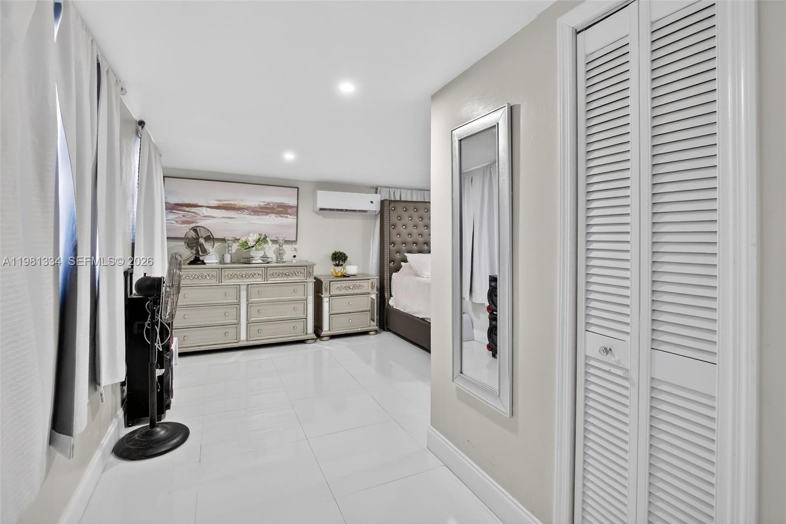 BROWARD MANOR - Residential