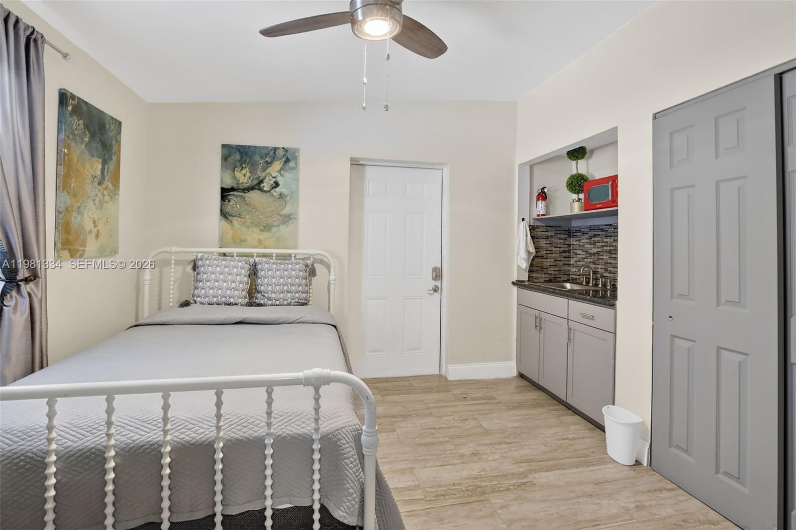 BROWARD MANOR - Residential