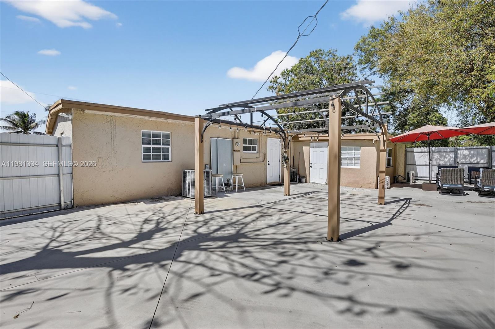 BROWARD MANOR - Residential