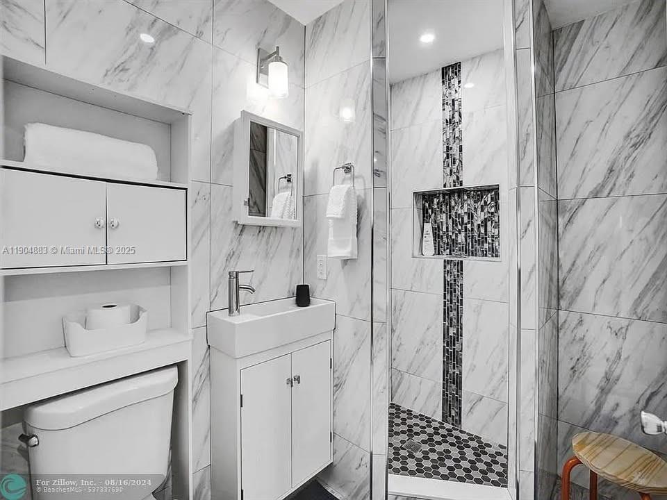 CRESTVIEW - Residential Lease