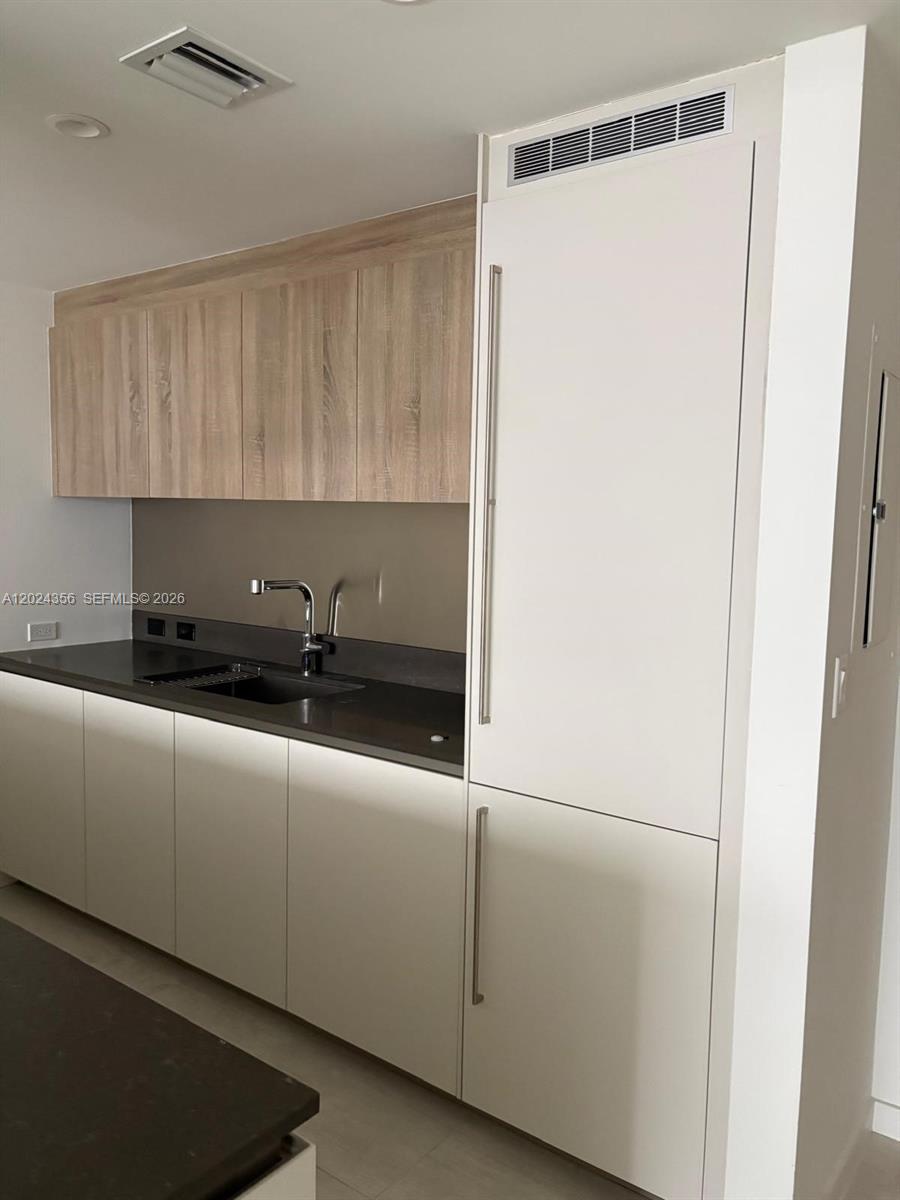 BRICKELL FLATIRON CONDO - Residential Lease
