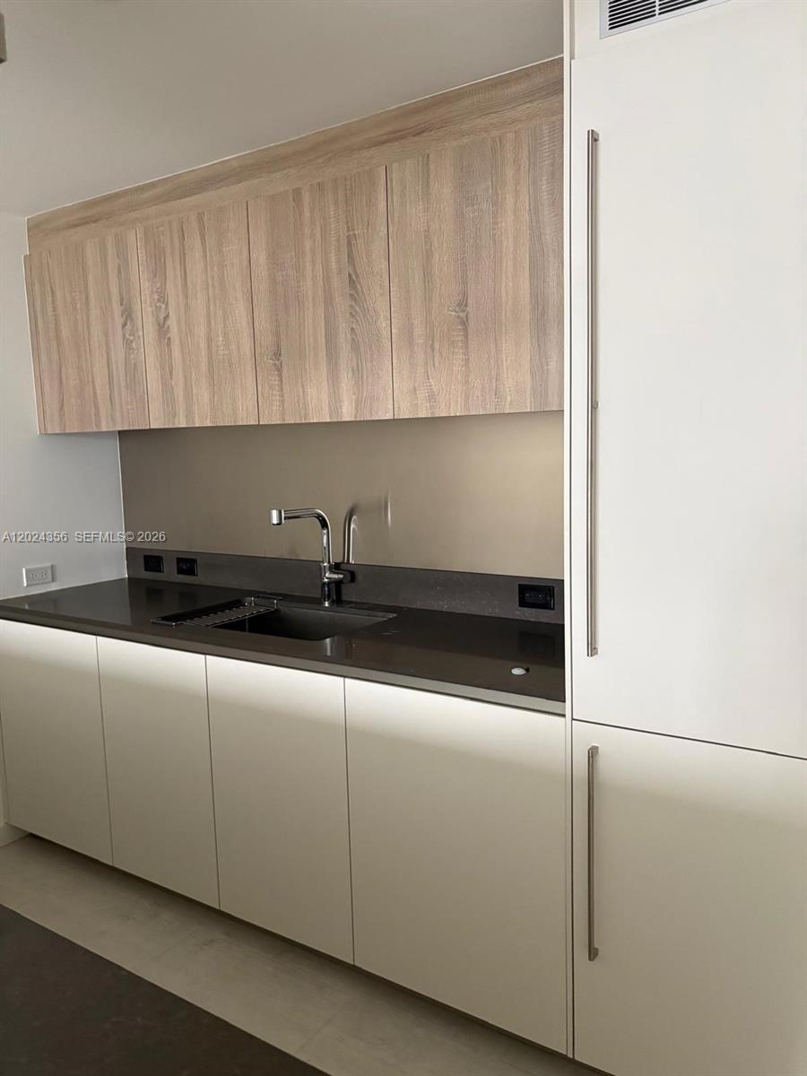BRICKELL FLATIRON CONDO - Residential Lease
