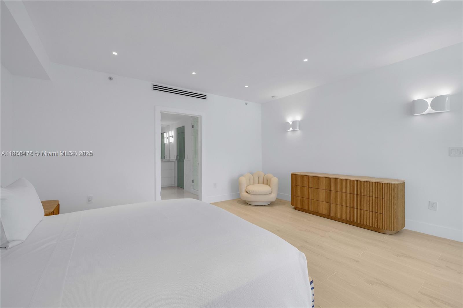 THE CARIBBEAN CONDO - Residential Lease