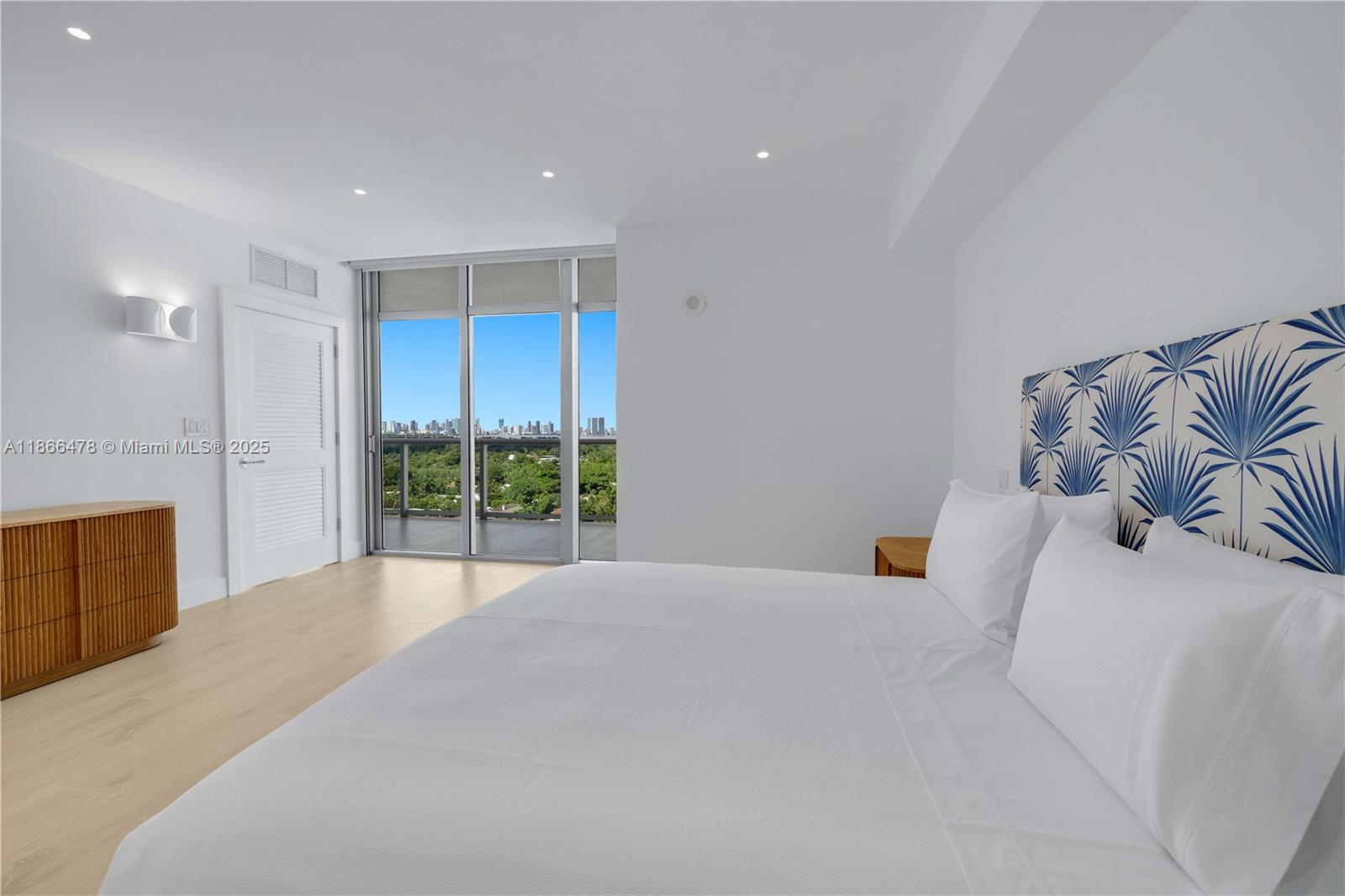 THE CARIBBEAN CONDO - Residential Lease