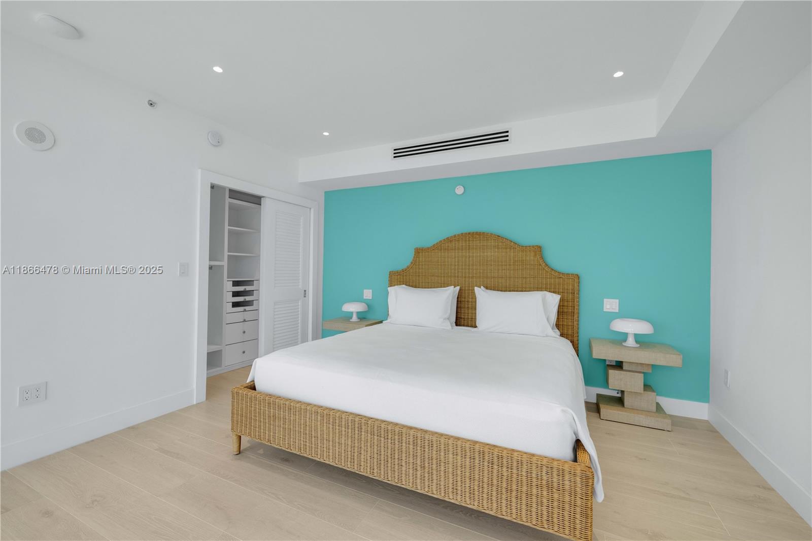 THE CARIBBEAN CONDO - Residential Lease