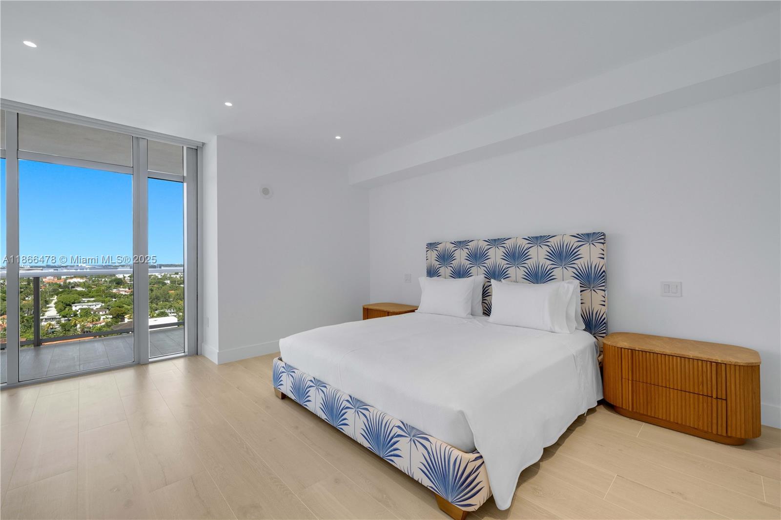 THE CARIBBEAN CONDO - Residential Lease