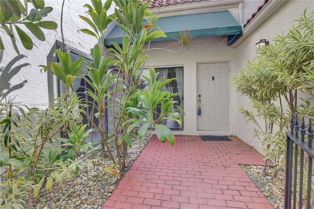 Photo of 6354 Las Flores Dr #6354, Boca Raton, FL 33433 (MLS # A11560229)