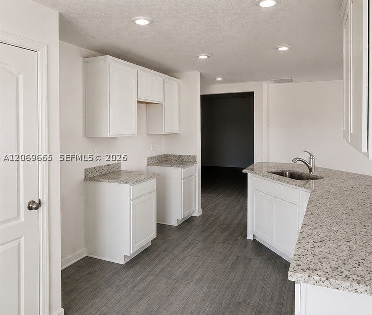 5424 Fantasy Dr