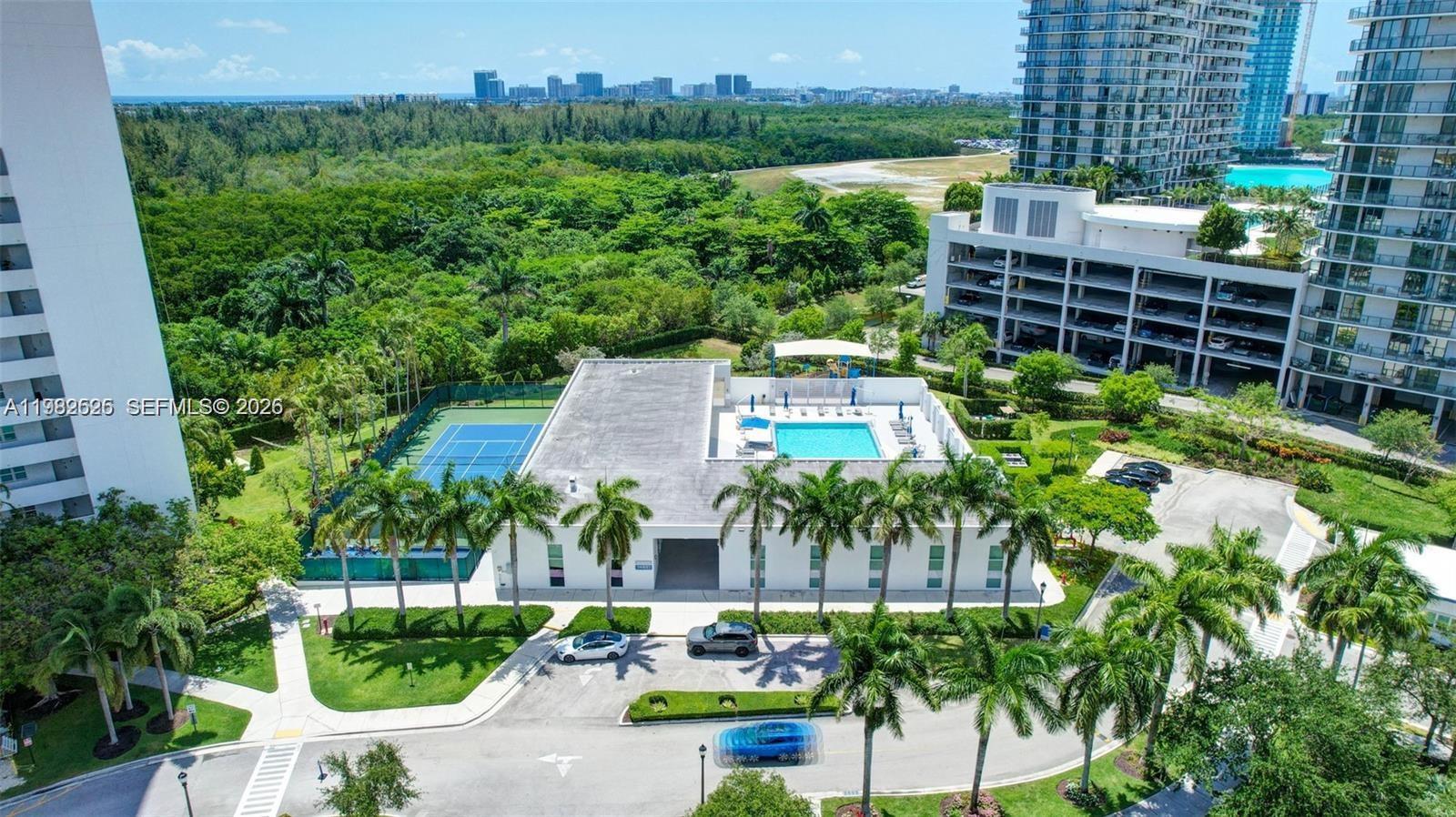 THE OAKS I CONDO - Residential