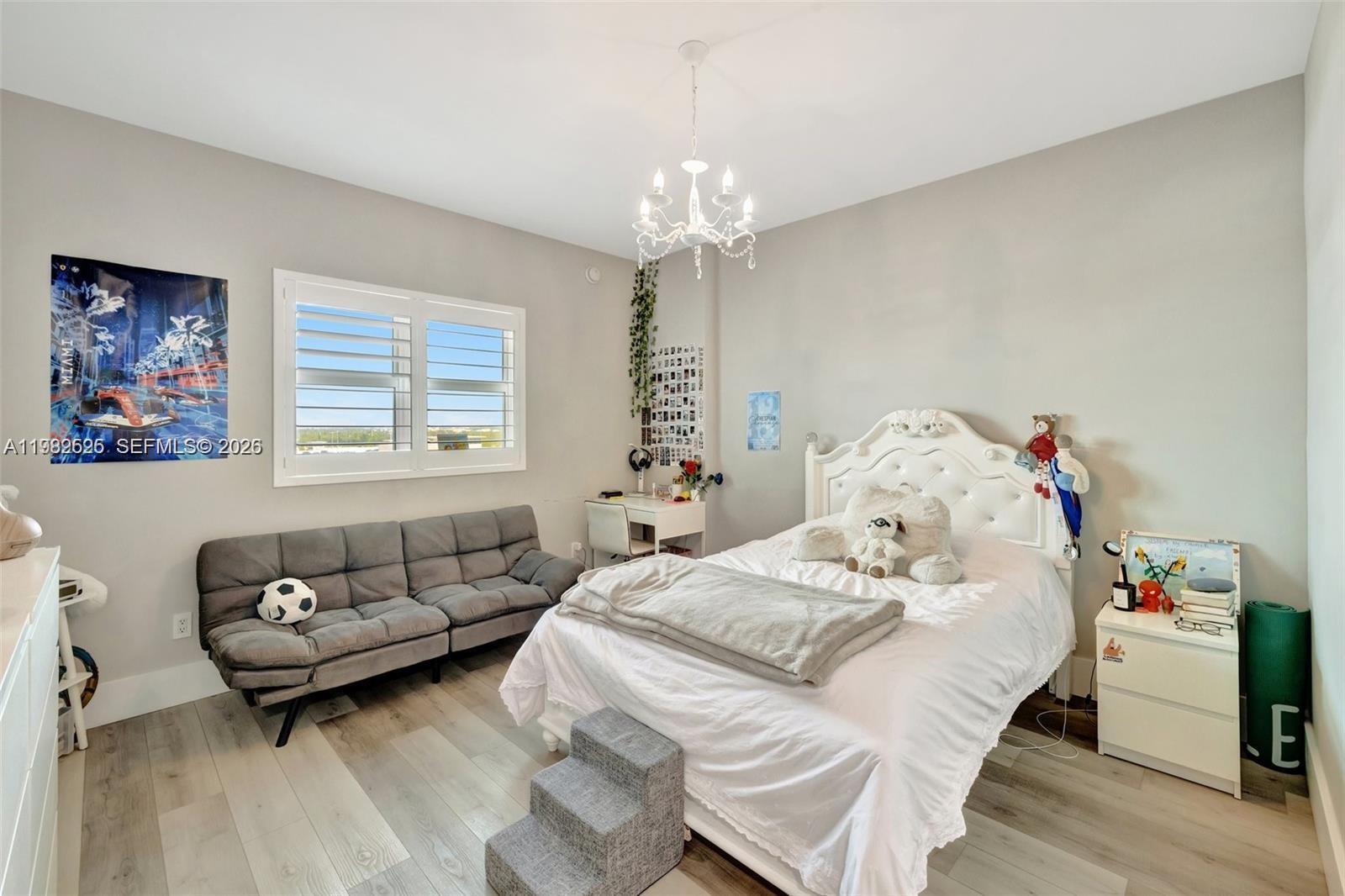 THE OAKS I CONDO - Residential