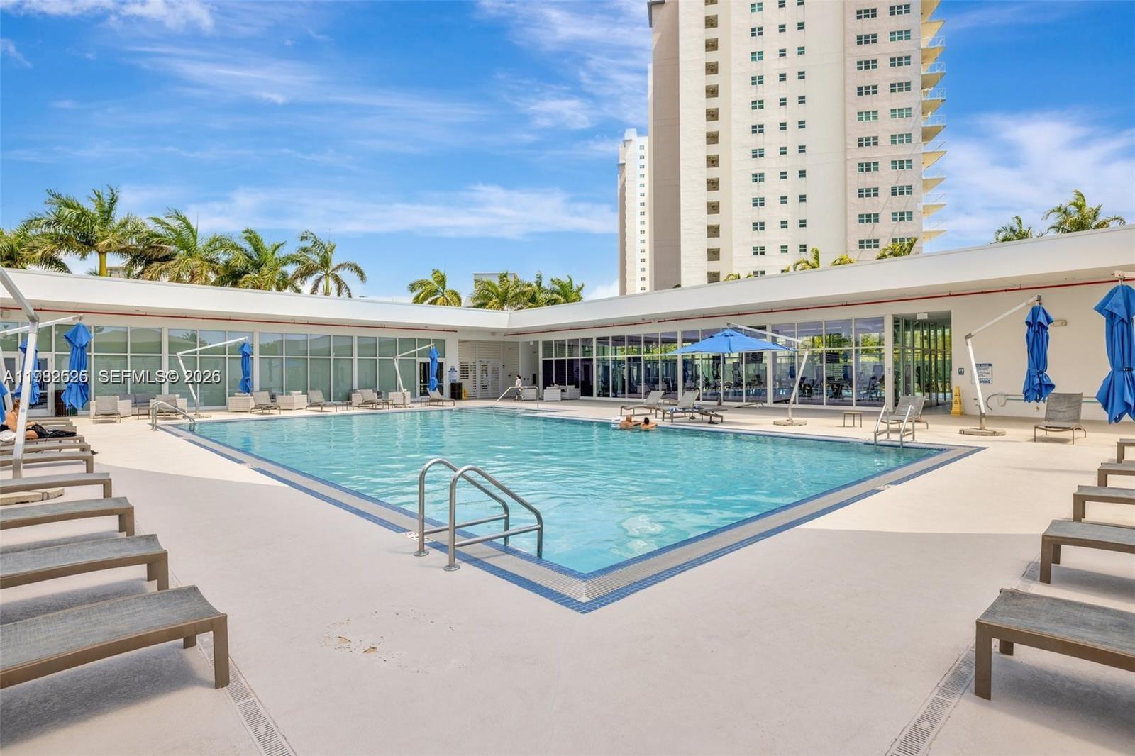 THE OAKS I CONDO - Residential