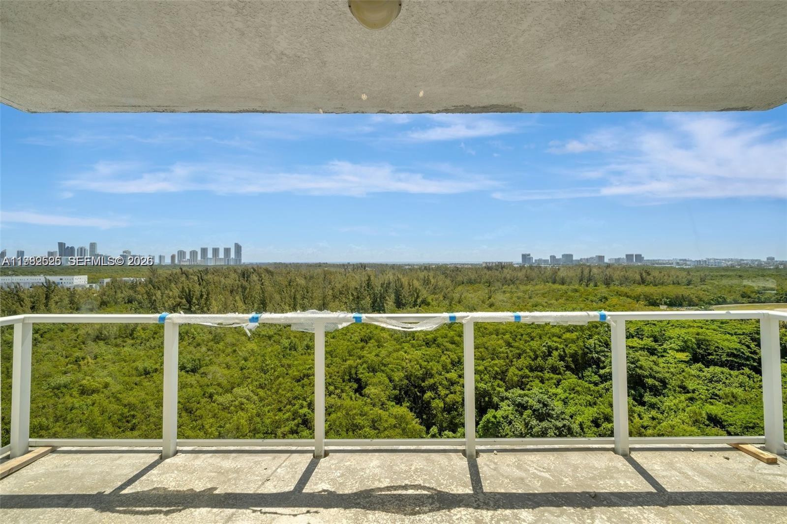 THE OAKS I CONDO - Residential