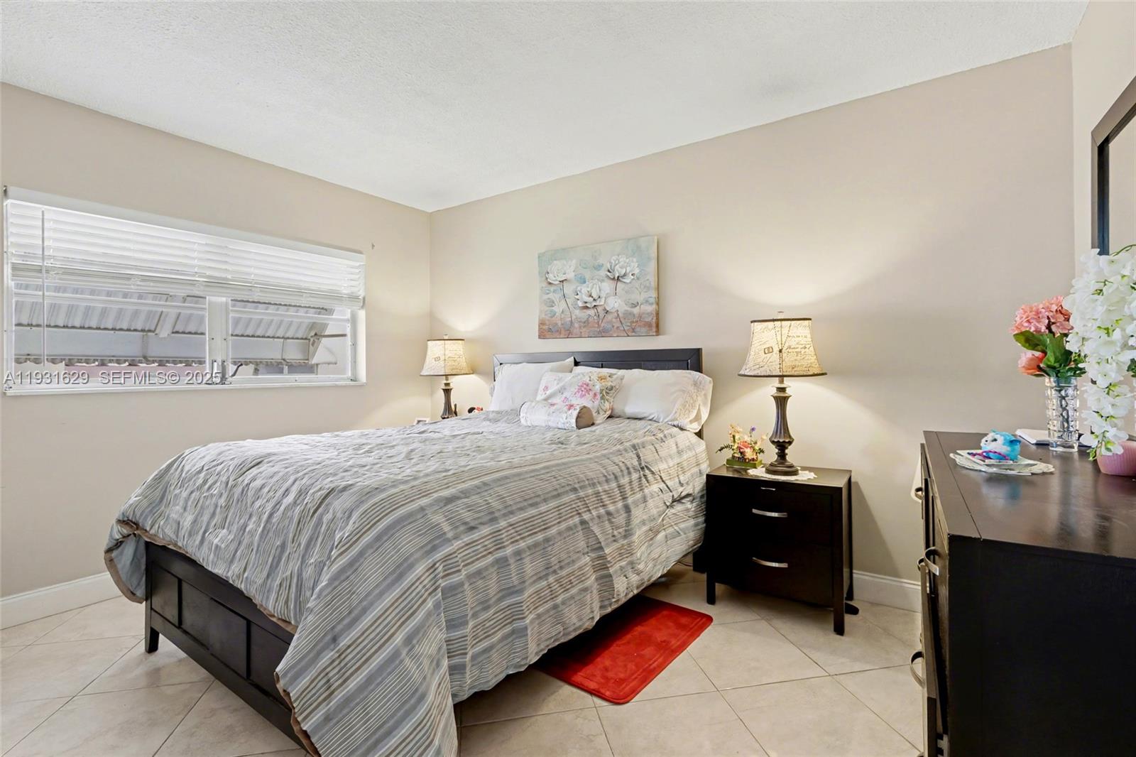 HILLCREST NO 4 CONDO - Residential